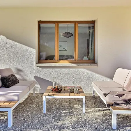 Daire Tranquil Location, Terrace & Relaxation Champéry